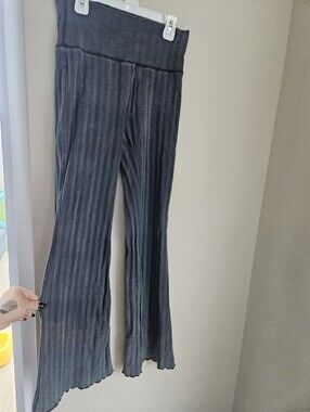 Aerie Offline Mediun Grey Ribbed Flared Knit Yoga Lounge Pants in Charcoal